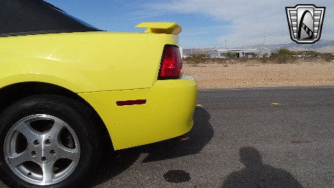 2003 Ford Mustang image 38
