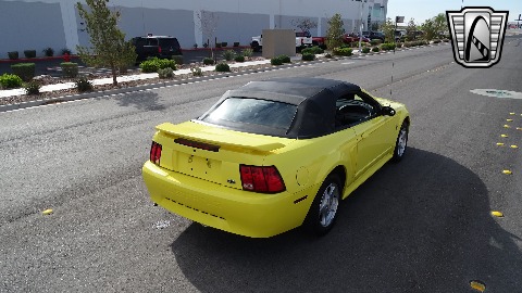 2003 Ford Mustang image 18