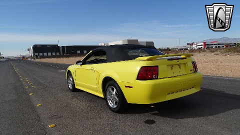 2003 Ford Mustang image 25