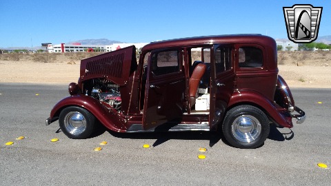 1933 Plymouth Sedan image 97