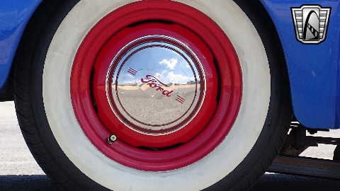 1941 Ford Deluxe image 100