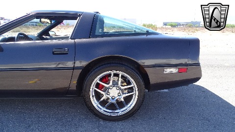 1990 Chevrolet Corvette image 32