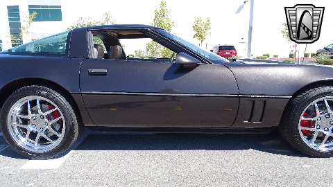 1990 Chevrolet Corvette image 37