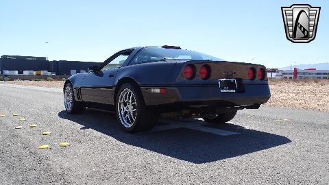 1990 Chevrolet Corvette image 12