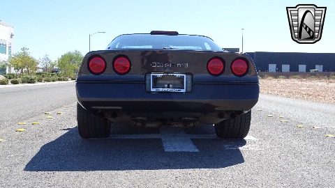 1990 Chevrolet Corvette image 15