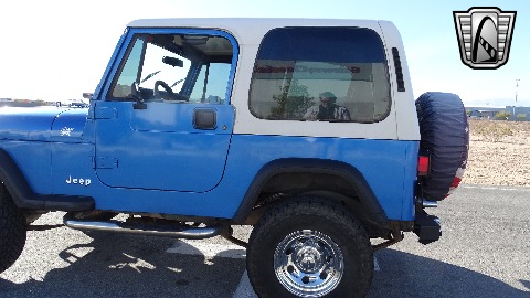 1993 Jeep Wrangler image 32