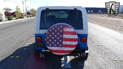 1993 Jeep Wrangler image 16