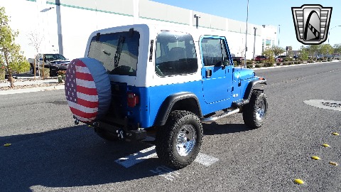 1993 Jeep Wrangler image 19
