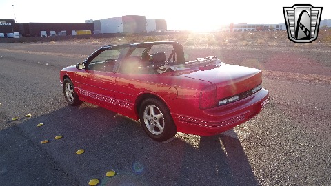 1994 Oldsmobile Cutlass Supreme image 13