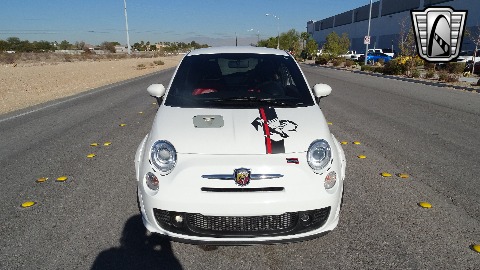 2012 Fiat Abarth image 4