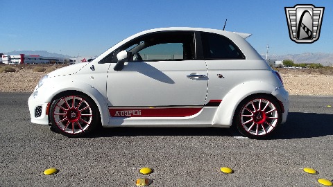 2012 Fiat Abarth image 9