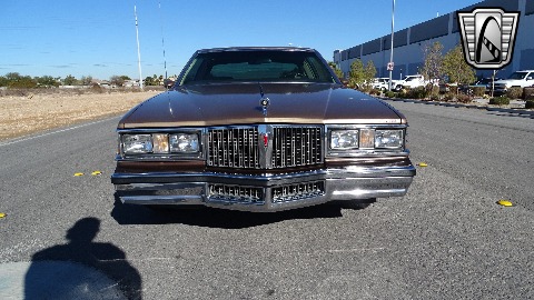 1981 Pontiac Bonneville image 3