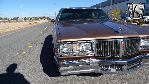 1981 Pontiac Bonneville image 27