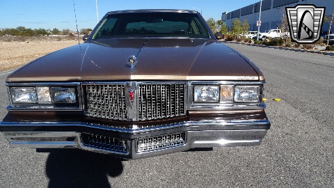 1981 Pontiac Bonneville image 28
