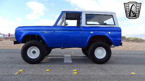 1967 Ford Bronco image 9