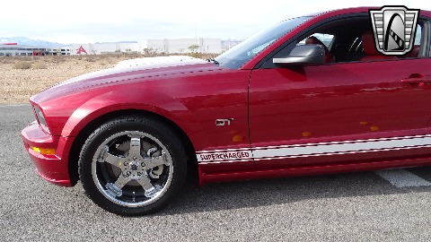 2005 Ford Mustang image 30