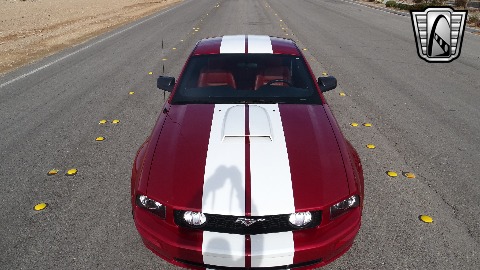 2005 Ford Mustang image 5