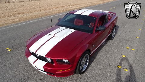 2005 Ford Mustang image 8