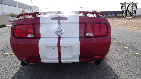 2005 Ford Mustang image 34