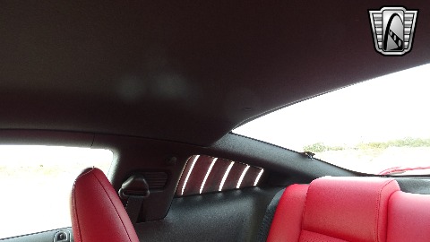 2005 Ford Mustang image 86