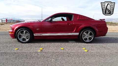 2005 Ford Mustang image 9