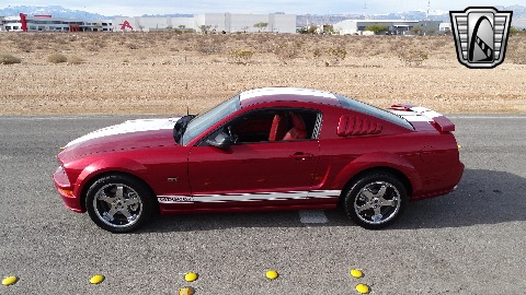 2005 Ford Mustang image 11