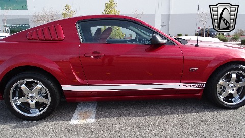 2005 Ford Mustang image 37