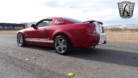 2005 Ford Mustang image 12