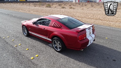 2005 Ford Mustang image 14