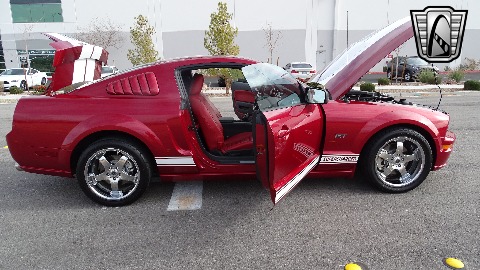 2005 Ford Mustang image 121