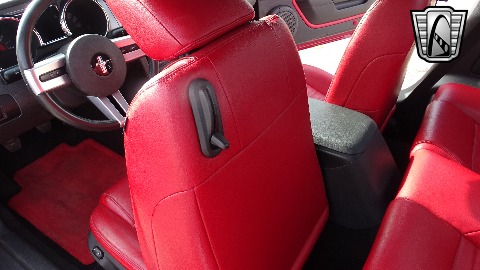 2005 Ford Mustang image 70