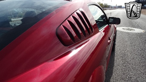 2005 Ford Mustang image 46