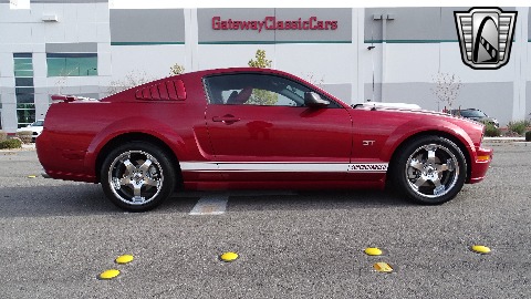 2005 Ford Mustang image 21
