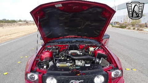 2005 Ford Mustang image 100