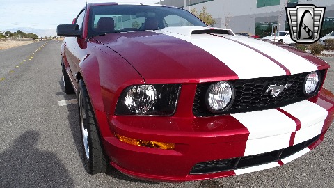 2005 Ford Mustang image 27