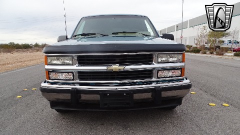 1994 Chevrolet C1500 image 3
