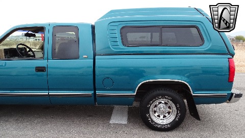 1994 Chevrolet C1500 image 32