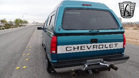 1994 Chevrolet C1500 image 33
