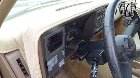 1994 Chevrolet C1500 image 60