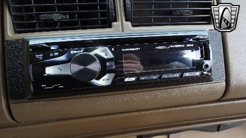 1994 Chevrolet C1500 image 86