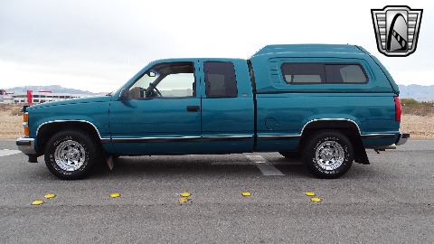 1994 Chevrolet C1500 image 9