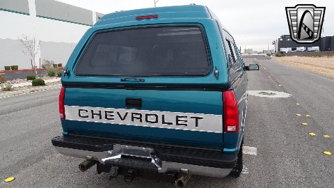 1994 Chevrolet C1500 image 35