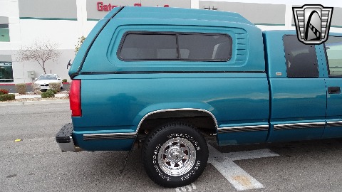 1994 Chevrolet C1500 image 36
