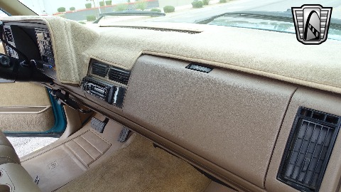 1994 Chevrolet C1500 image 65