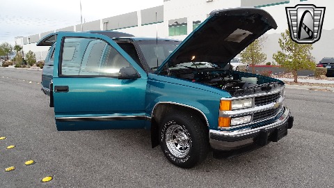1994 Chevrolet C1500 image 124