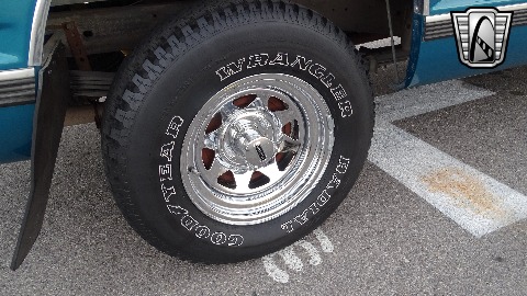 1994 Chevrolet C1500 image 99