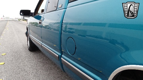 1994 Chevrolet C1500 image 51