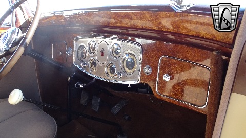 1934 Packard Eight image 68