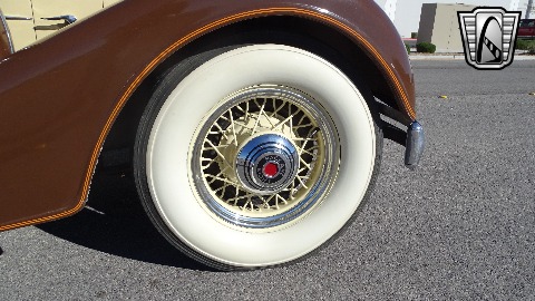 1934 Packard Eight image 104