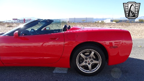 2004 Chevrolet Corvette image 32